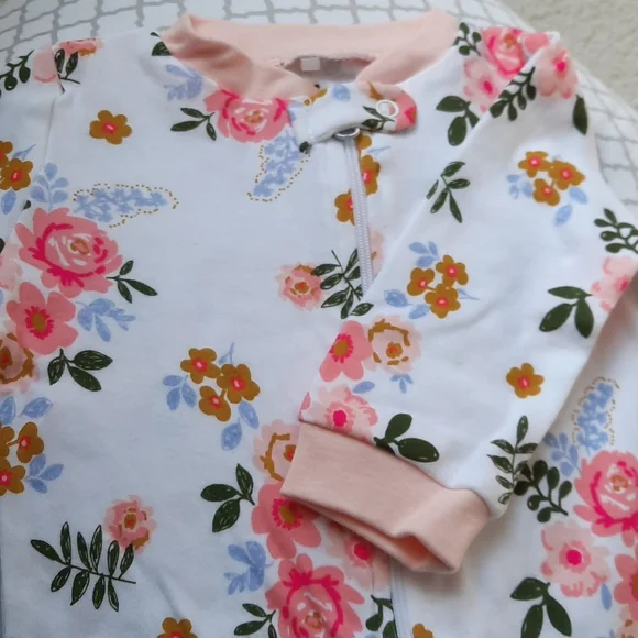 2 piece floral set. Footed onepice and headband - Picture 6 of 11